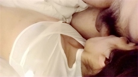 性感卷发女生各种姿势精液收容所强势出击