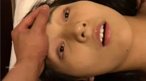 气质美女被下Y后死猪半睁眼玩法超多长相没得挑迷后都...